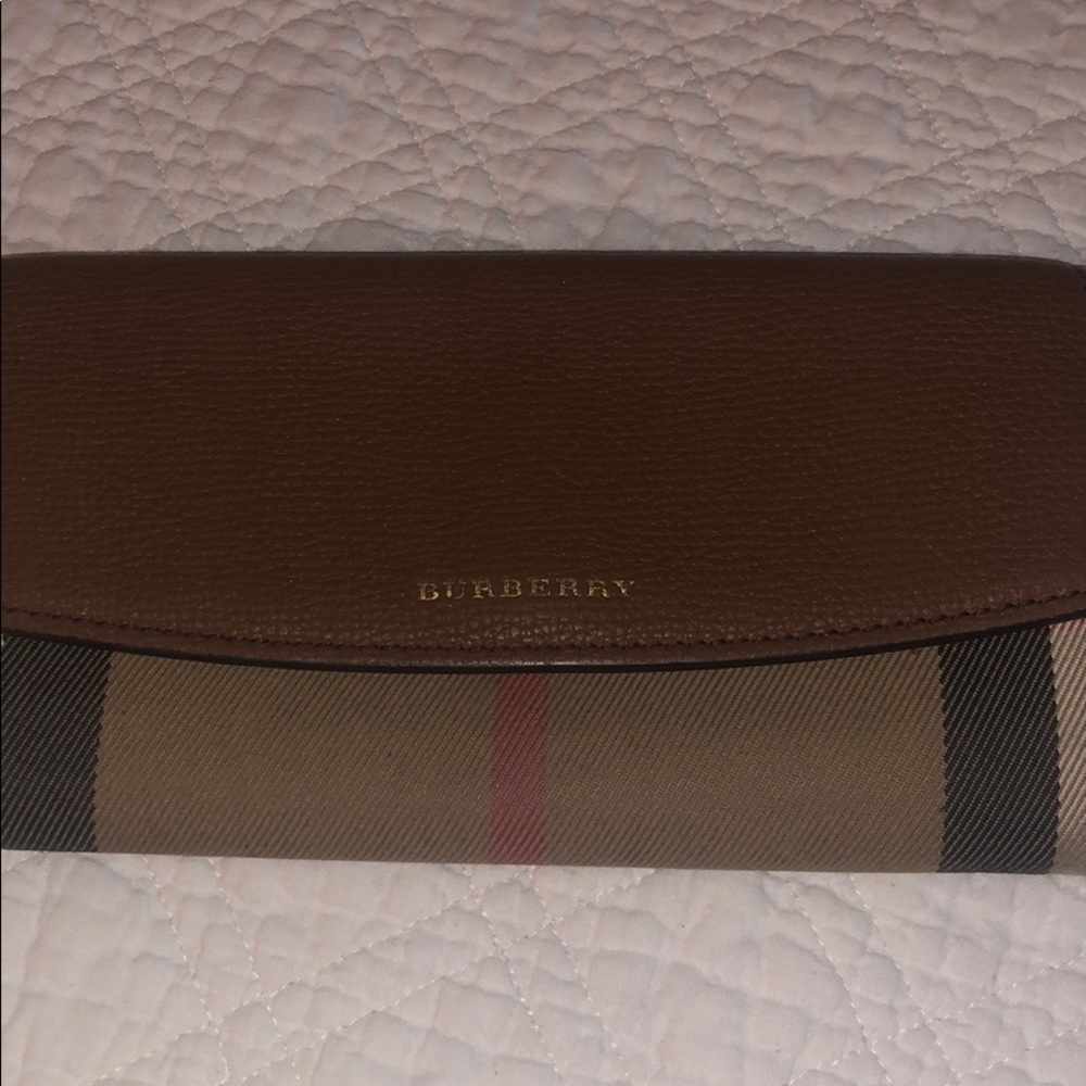 Authentic Burberry Medium Banner wallet